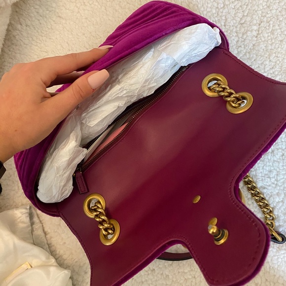 🦋HOST PICK🦋 GUCCI VELVET MARMOT PURPLE CHAIN BAG - Picture 5 of 12